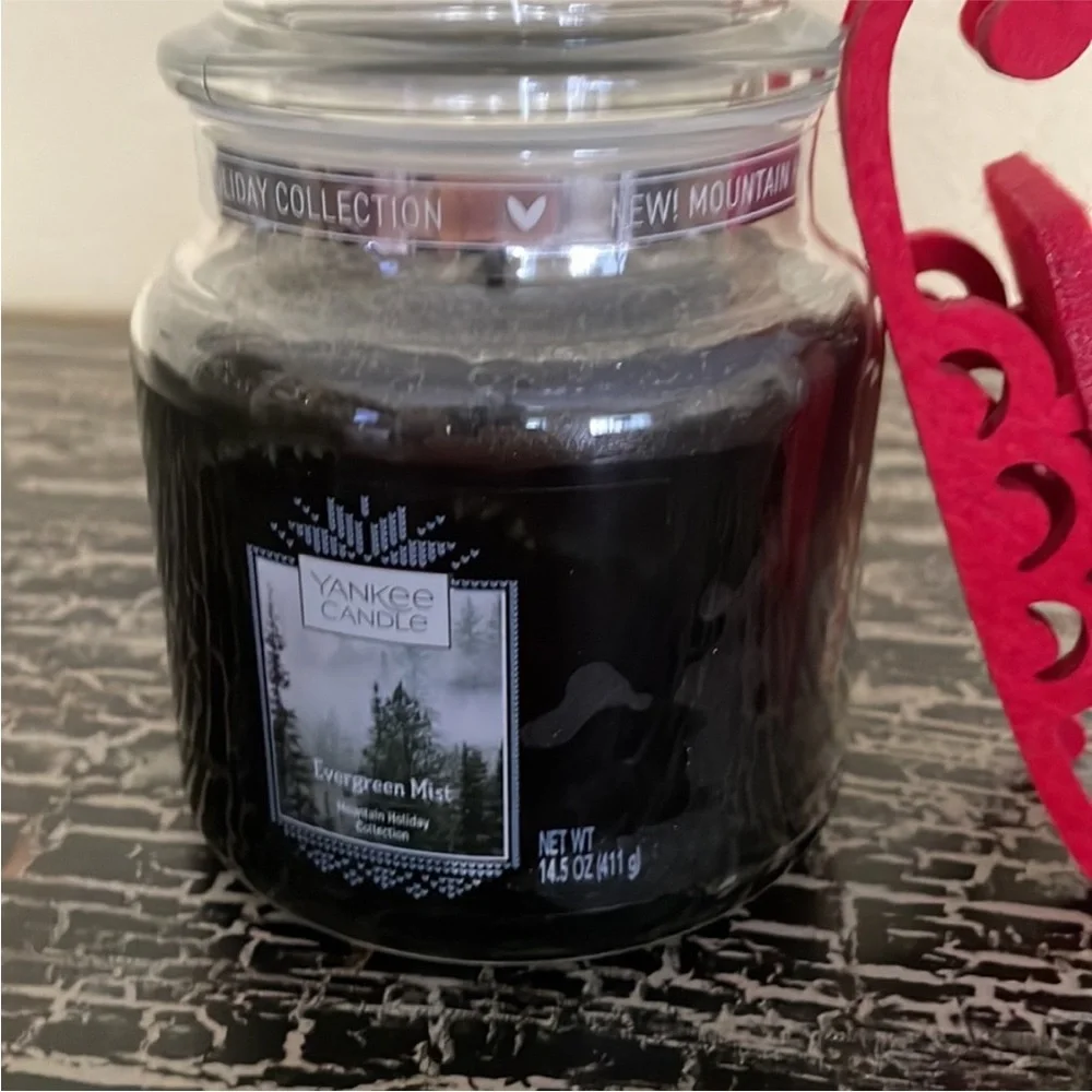 Set/2 YANKEE CANDLE Evergreen Mist Mountain Holiday and Balsam & Cedar 14.5 oz
